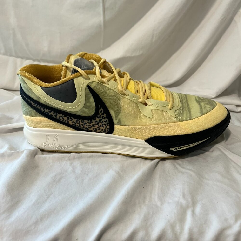 NIB Nike Kyrie 8 Citron Tint Leopard Sneakers Athletic Mens Sz 17